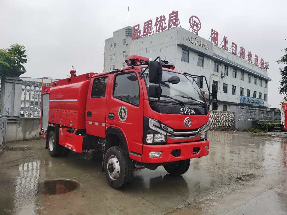 東風(fēng)四驅(qū)4.75噸供水車